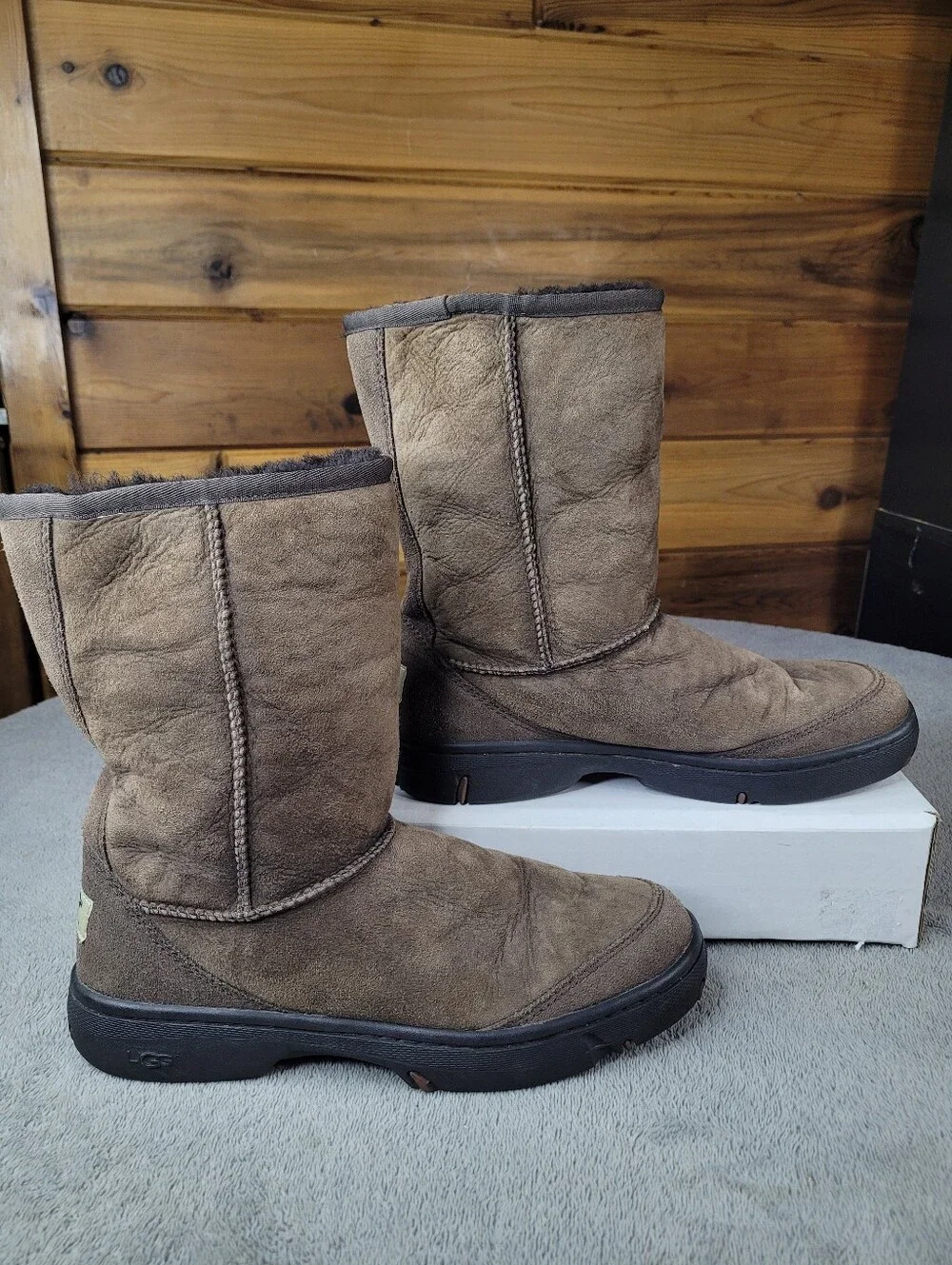 UGG Australia Ultimate Short Boots Womens 9 Brown Suede Leather Sheepskin 5275